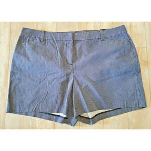 Lane Bryant Shorts Size 22 Navy Blue & White Striped‎ Bermuda Shorts NWT